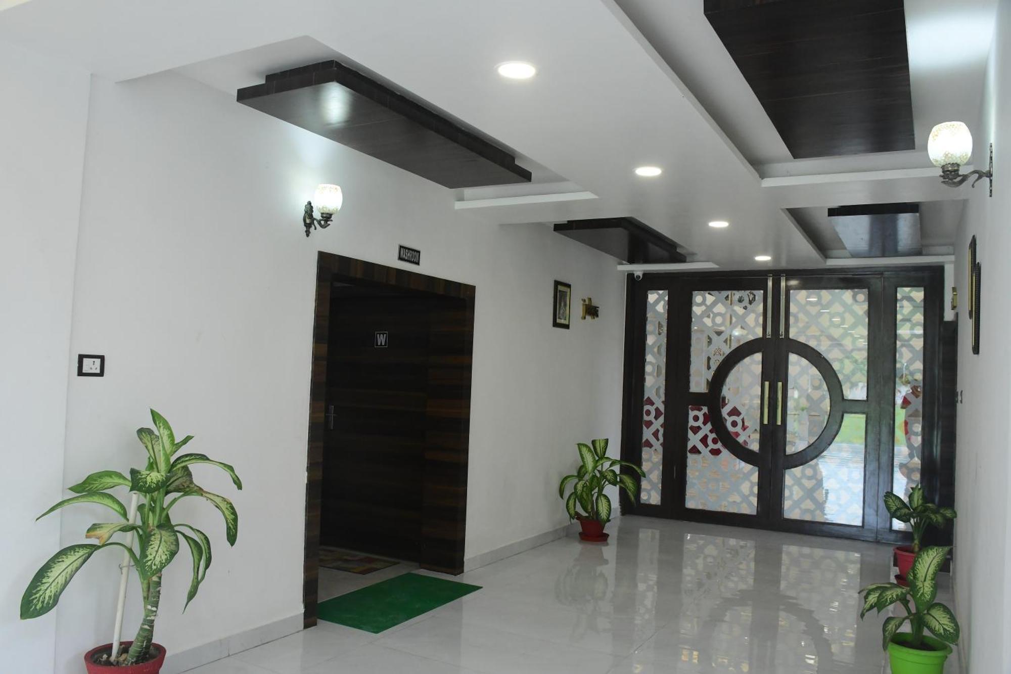 Vatika Banquet And Lawn Hotel Gaya Exterior photo